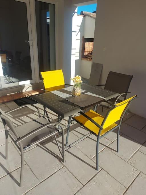 Valergues Studio Neuf Avec Acces Piscine מראה חיצוני תמונה
