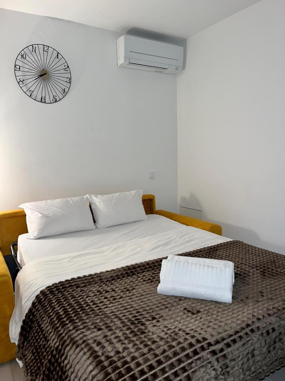 Valergues Studio Neuf Avec Acces Piscine מראה חיצוני תמונה